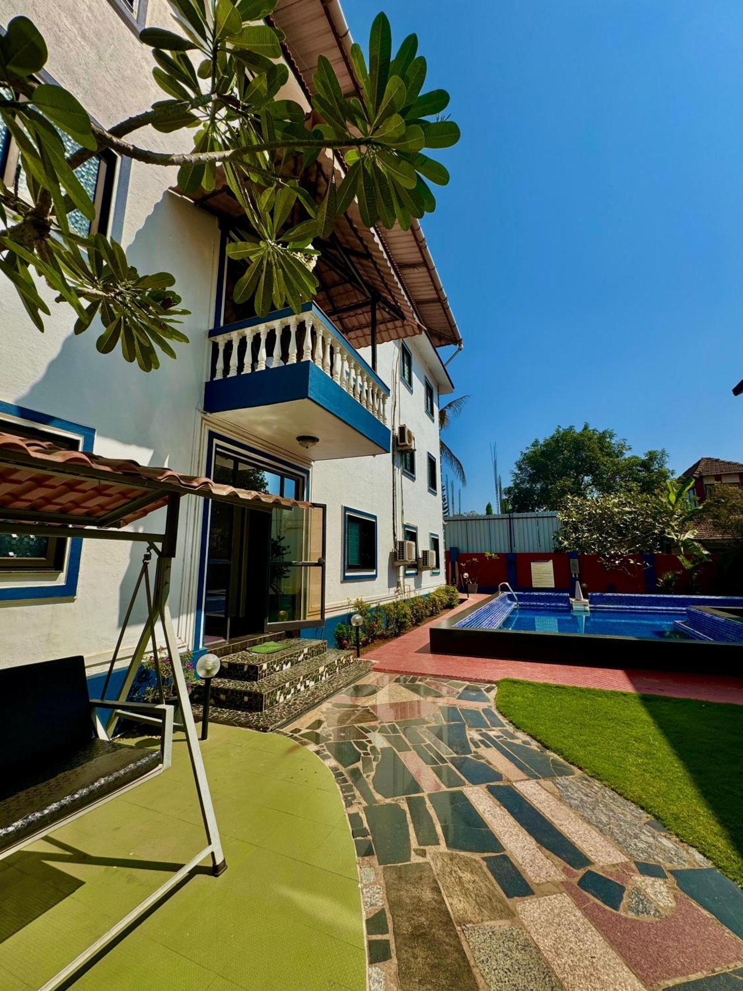 1Bhk Suites With Kitchen & Pool By Goaround Homes At Вагатор Экстерьер фото