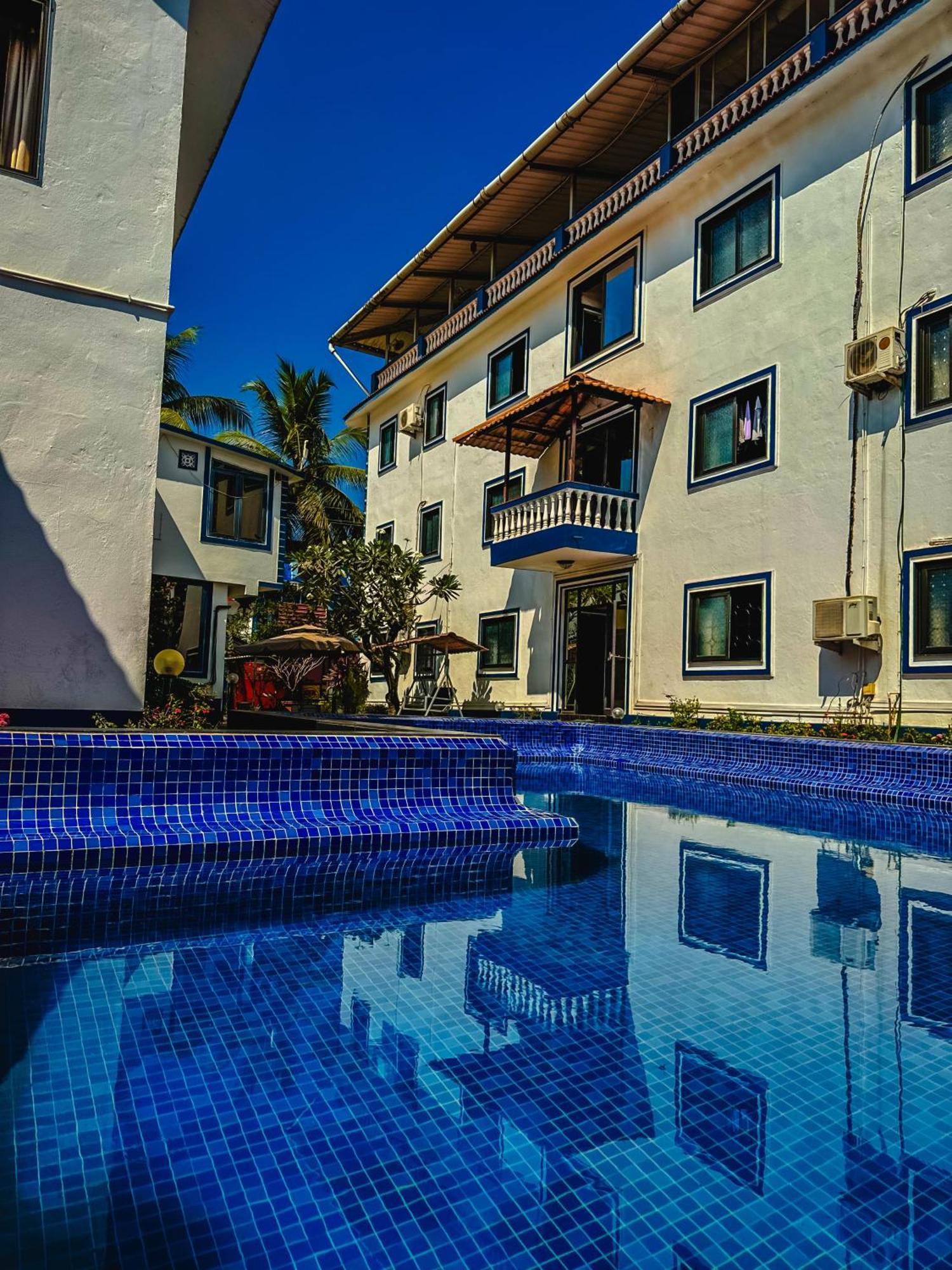 1Bhk Suites With Kitchen & Pool By Goaround Homes At Вагатор Экстерьер фото